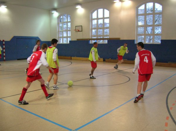 FOTOS (2x): G.-N. PIETZKE - Fußball-Jugendturnier Februar 2009 FOTOS (2x): G.-N. PIETZKE - Fußball-Jugendturnier Februar 2009