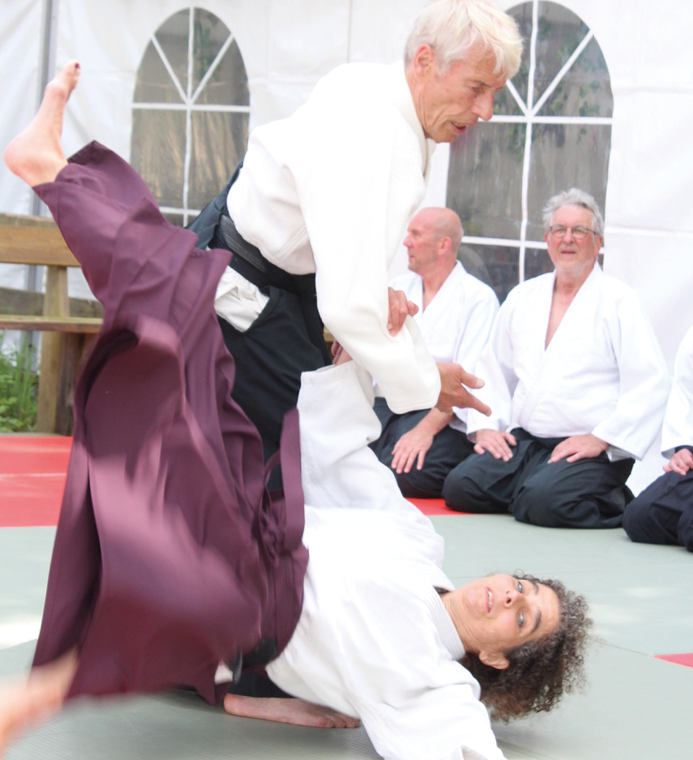 Aikidoleher Peter Nawrot in Aktion Aikidoleher Peter Nawrot in Aktion