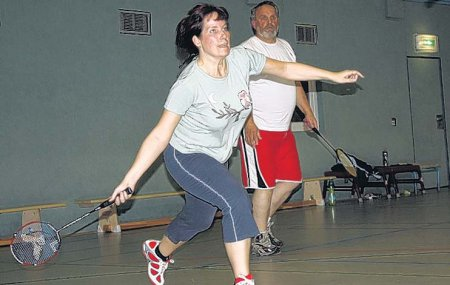 Die Damen sind in der Sektion zwar in der Unterzahl, aber dennoch mit viel Elan dabei. Der Sport ist für sie ein Ausgleich zum Alltag. Die Damen sind in der Sektion zwar in der Unterzahl, aber dennoch mit viel Elan dabei. Der Sport ist für sie ein Ausgleich zum Alltag.