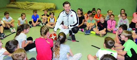 Daniel Havlitschek mit dem BVMV on tour in der HaffGrundschule auf der Suche nach Ballrox-Nachwuchs Daniel Havlitschek mit dem BVMV on tour in der HaffGrundschule auf der Suche nach Ballrox-Nachwuchs
