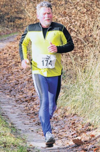 Heinz Fiehn vom SV Einheit Ueckermünde gewann wie im vergangenen Jahr die Cross-Serie in der M 50. Heinz Fiehn vom SV Einheit Ueckermünde gewann wie im vergangenen Jahr die Cross-Serie in der M 50.
