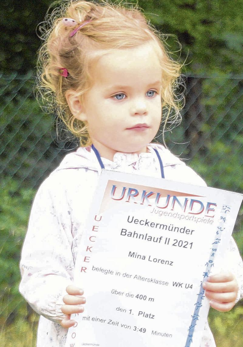 Die kleine Mina Lorenz (3) aus Torgelow gab ihr Laufdebüt. Die kleine Mina Lorenz (3) aus Torgelow gab ihr Laufdebüt.