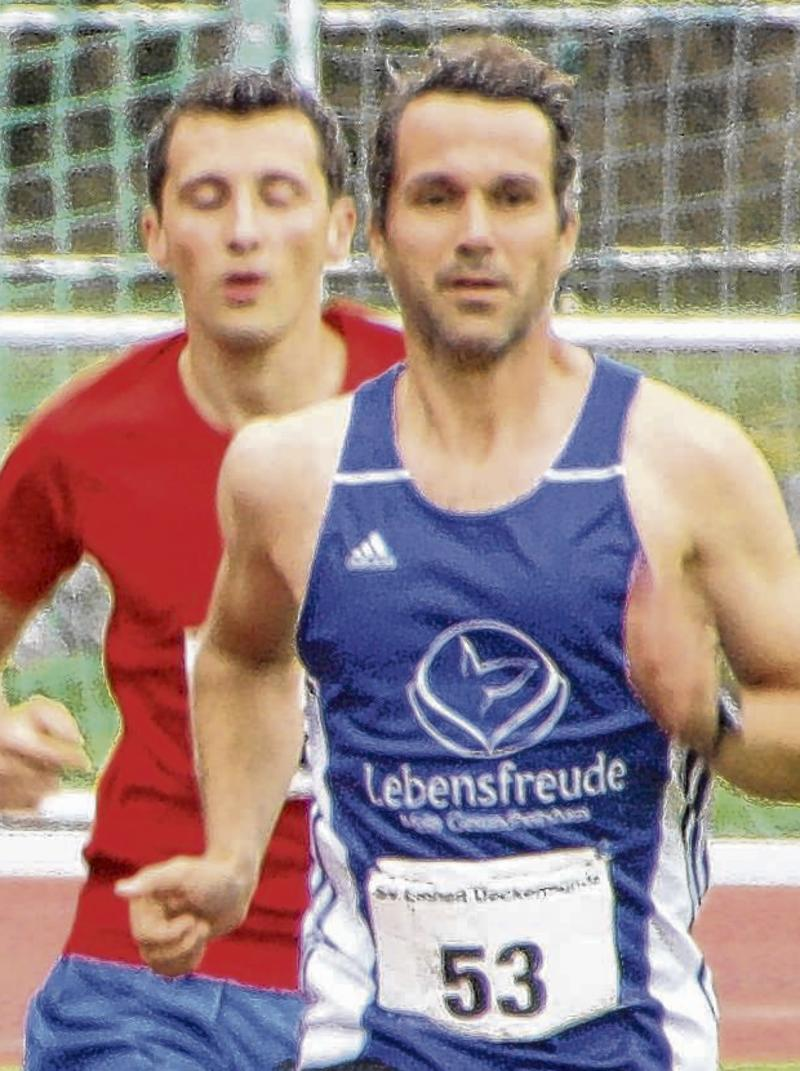 Der schnellste Mann des Abends: Stefan Mast (vorne rechts) Der schnellste Mann des Abends: Stefan Mast (vorne rechts)