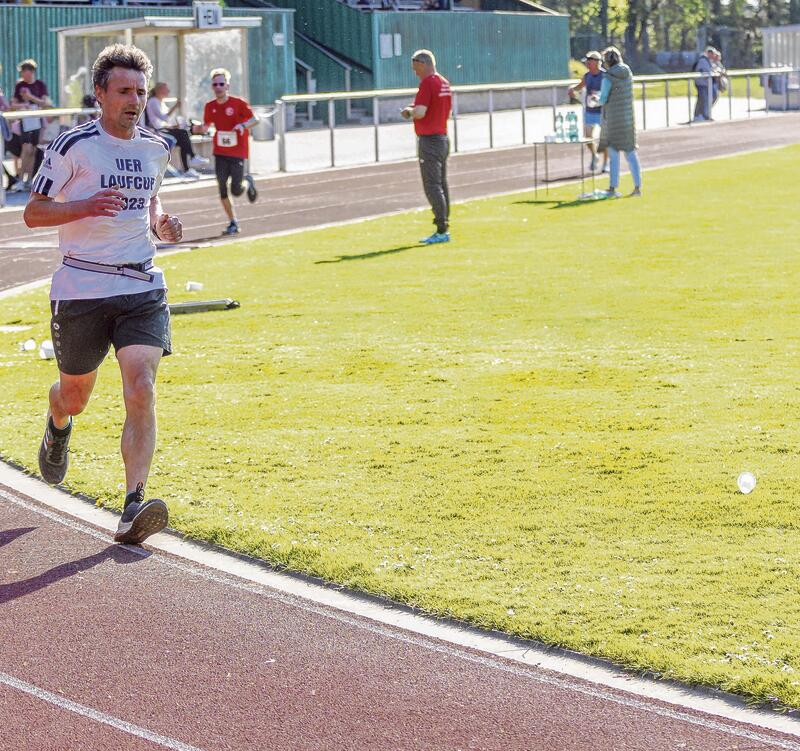 Schnellster Mann über 10 000 Meter wurde Dirk Rüscher. Schnellster Mann über 10 000 Meter wurde Dirk Rüscher. Schnellster Mann über 10 000 Meter wurde Dirk Rüscher. Schnellster Mann über 10 000 Meter wurde Dirk Rüscher.