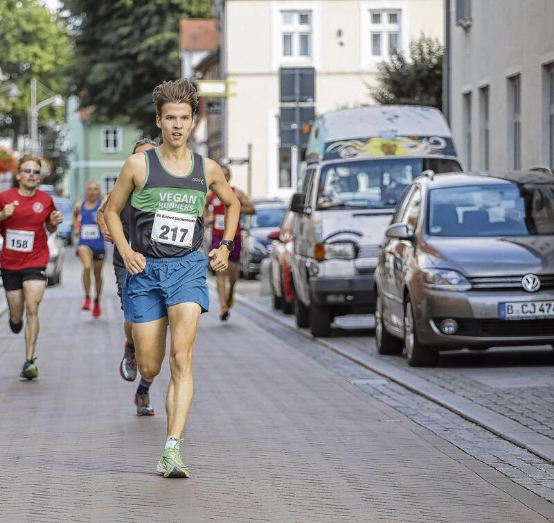 Schnellster Läufer über die 15 Kilometer: Lukas Stück. Schnellster Läufer über die 15 Kilometer: Lukas Stück.