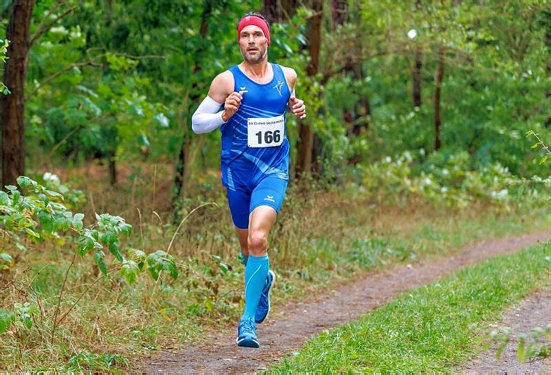 Für den SV Turbine Neubrandenburg holte Stefan Mast (M45) den Sieg über die 8,5 Kilometer in 32:13 Minuten. Für den SV Turbine Neubrandenburg holte Stefan Mast (M45) den Sieg über die 8,5 Kilometer in 32:13 Minuten.