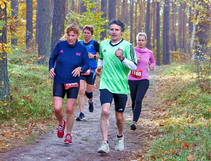 Über Stock und Stein ging es für die Teilnehmer bei der Ucker-Randow-Crosslauf-Serie.