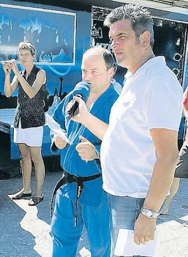 Moderator Dirk Scheffelmeyer (rechts) führte durchs Programm. Moderator Dirk Scheffelmeyer (rechts) führte durchs Programm.
