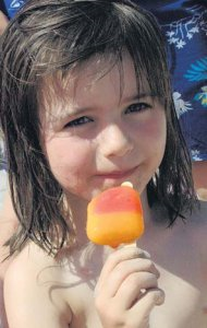 Süße Erfrischung: Luisa Eichelbaum (4) schleckte ihr Eis. Süße Erfrischung: Luisa Eichelbaum (4) schleckte ihr Eis.