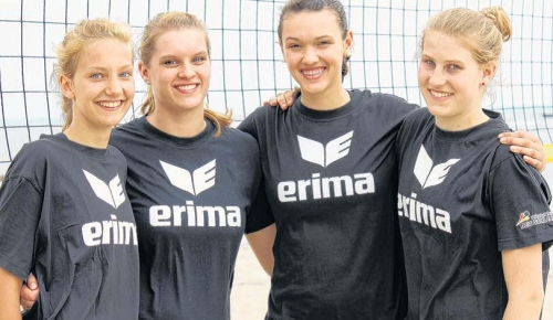 Die jungen Frauen der deutschen U18-Nationalmannschaft hatten allen Grund zur Freude. Sie wurden Turniersieger. Die jungen Frauen der deutschen U18-Nationalmannschaft hatten allen Grund zur Freude. Sie wurden Turniersieger.