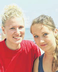 Ireen Zimmermann (15) und Marlene Kaifer (16) aus UEM. Ireen Zimmermann (15) und Marlene Kaifer (16) aus UEM.