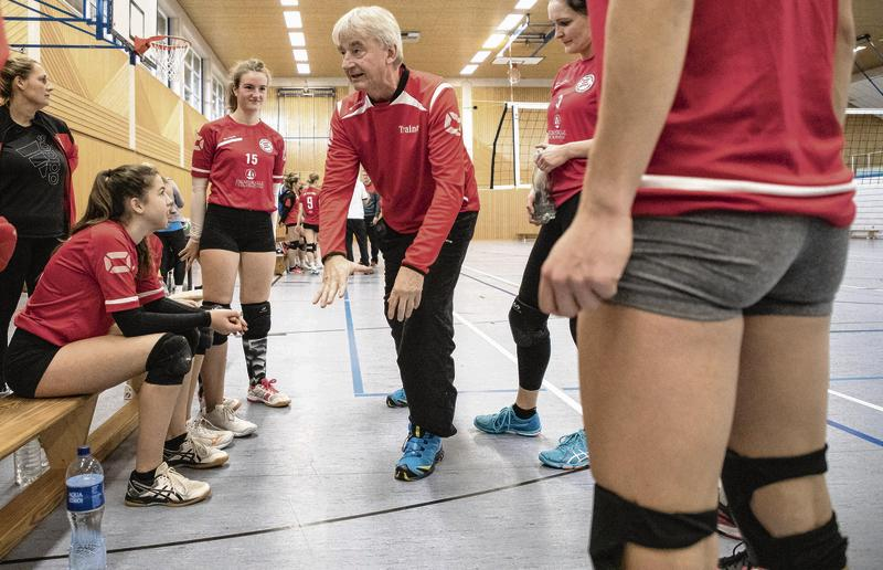 Einheit-Trainer Detlef Rühl kam vor heimischer Kulisse zu seinem Comeback Einheit-Trainer Detlef Rühl kam vor heimischer Kulisse zu seinem Comeback