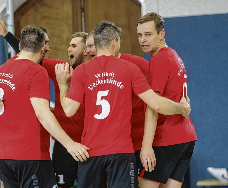 Zum Saison-Auftakt gelang den Ueckermünder Volleyballern ein 3:0-Sieg gegen die SKV Müritz II. Zum Saison-Auftakt gelang den Ueckermünder Volleyballern ein 3:0-Sieg gegen die SKV Müritz II.