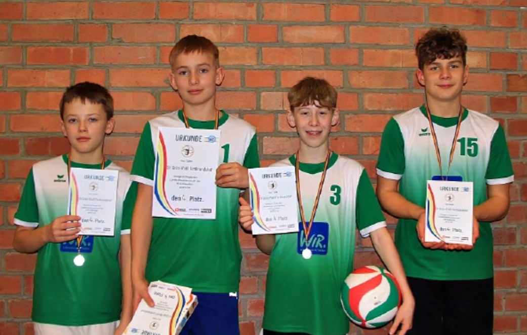 Die U-14 Volleyballer aus Ferdinandshof wurden im Landespokal am Ende Vierte. Foto: ZVG Die U-14 Volleyballer aus Ferdinandshof wurden im Landespokal am Ende Vierte. Foto: ZVG