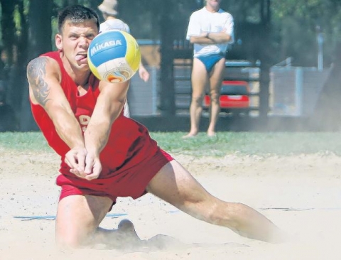 Einheit-Volleyballer auf Platz zwei
