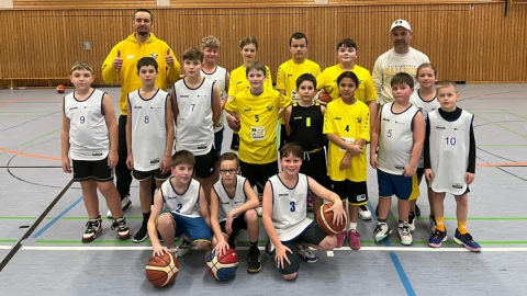 Zu einem Testspiel trafen sich die Basketballspieler aus Ueckermünde und Friedland. (Foto: Manfred Nadroj)