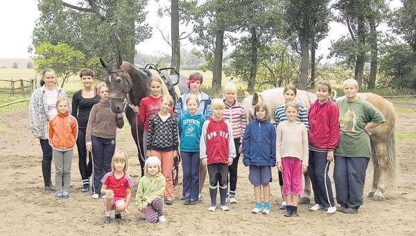 Voltigiergruppe im Trainingslager