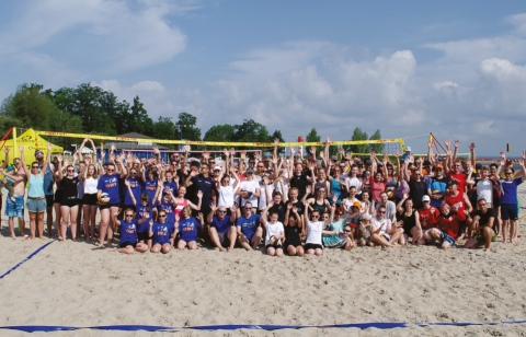 ERFOLGREICHES 24. UECKERMÜNDER BEACHVOLLEYBALL TURNIER BEGEISTERT MIT SONNE, SPORT UND SPANNENDEN SPIELEN