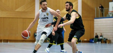 Die BallRox aus Ueckermünde um Daniel Havlitschek (linkes, gegen Gerald Bahr) tretten in Neubrandenburg an. Foto: Andy Bünning