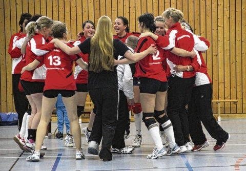 Jubel am Haff: Einheit-Damen haben nach Doppelsieg Rang drei im Blick