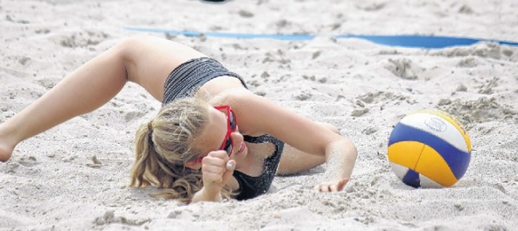 Strandsand und Schmetterhand: Ab ans Haff zum Volleyball-Turnier