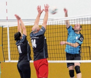Die Strasburger (rechts), hier im Angriff, hoffen auf zwei Siege beim Spiletag in Mystroy. Foto: Wolfgang Dannenfeldt