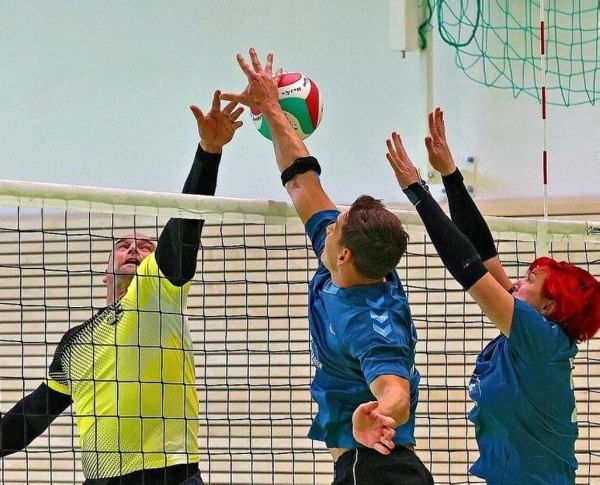 Für den Zerrenthiner Sechser (links) gab es am letzten Landeliga-Mixed-Spieltag einen Sieg und eine Niederlage. Foto: Wolfgang Dannenfeldt