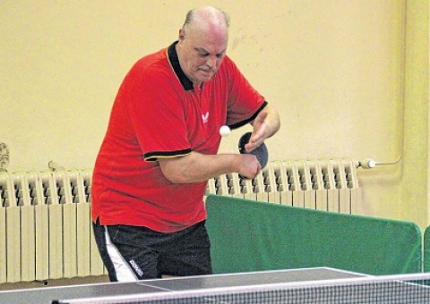 Strasburger dominieren an der Platte