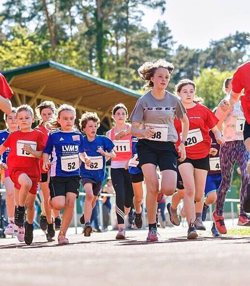 Der Lauf-Nachwuchs rannte im Waldstadion die 800 Meter. Foto: Andy Bünning