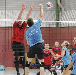 Zum Auftakt unterliegen unsere Volleyball-Teams