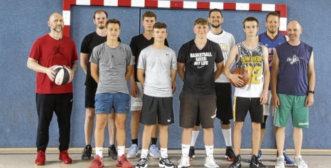 Die Trainingsbeteiligung bei den Basketballern des SV Einheit Ueckermünde ist bisweilen richtig gut. Doch stehen auch genügend Akteure für die Punktspiele zur Verfügung? Fotos (2): Dennis Bacher