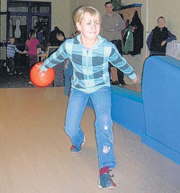 Einheit-Sportler haben Spaß beim Bowlen