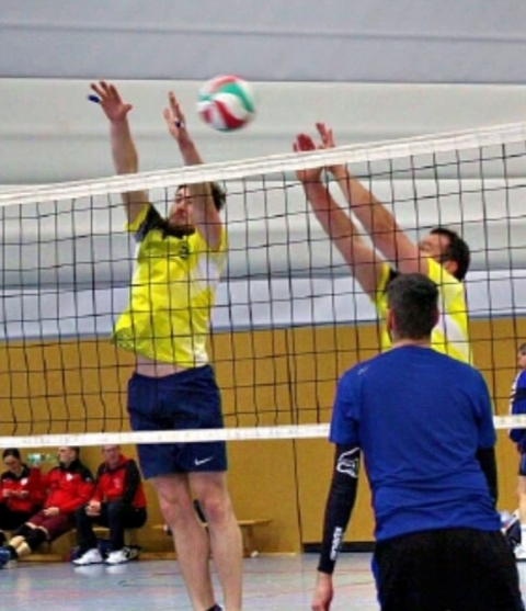 Die Zerrenthiner Volleyballer (hier im Block) hoffen in Pasewalk erneut auf Punkte. Foto: Wolfgang Dannnenfeldt