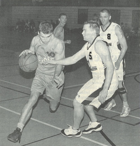 In den Play-offs war Basketball-Landesligist Einheit Ueckermünde gegen Grimmen (Bild) mit 74:54 erfolgreich. Noch ein Sieg in Grimmen und die Haffstädter ziehen in die zweite Finalrunde ein. Foto: M. Lanin