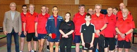 Bereit für das Training in neuer Umgebung: Die Tischtennisspieler des SV Einheit Ueckermünde. Foto: Stefanie Peters