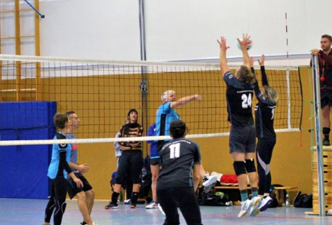 Der Ueckermünder Sechser (rechts), überzeugt in Mistroy mit einem guten Abwehrblock. Foto: Wolfgang Dannenfeldt