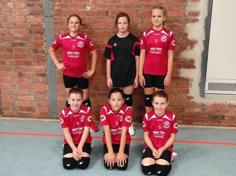 obere Reihe: Alexandra Prohnitchi, Ronja Rönsch, Fredericke Sichau untere Reihe: Alina Justus, Lara Rothbart, Christina Justus Foto: ZVG