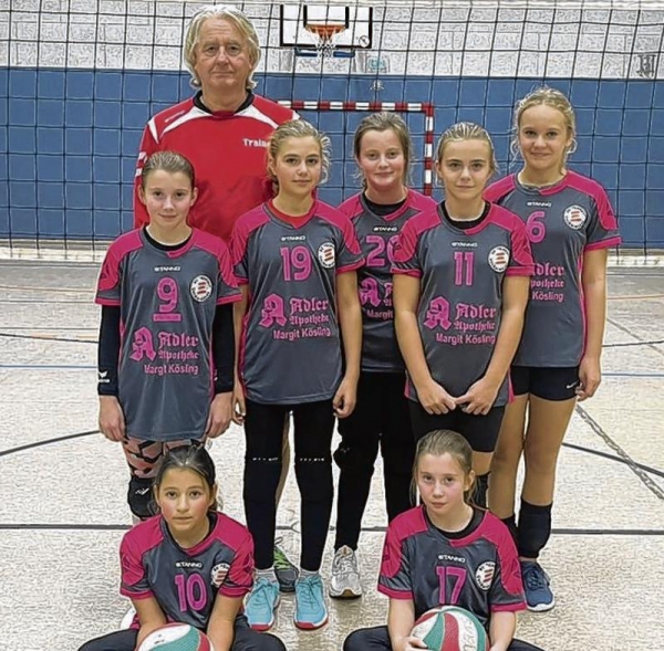 Ueckermündes Trainer Detlef Rühl mit seinen Schützlingen. Foto: ZVG