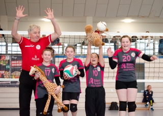 Team v.l.: Trainer Detlef Rühl, Alina und Christina Justus, Lara Rothbart, Ronja Rönsch
