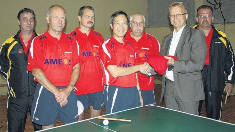 Neue Trikots für die Sektion Tischtennis