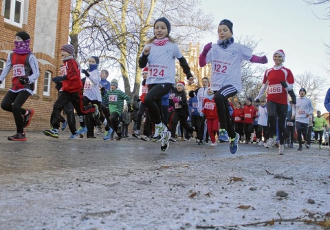 Weihnachtsläufer rennen heute durch die Haffstadt