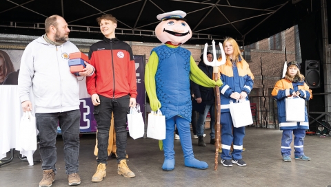 Die Mannschaftskapitäne und -kapitäninnen der fünf Teams. Foto: ZVG