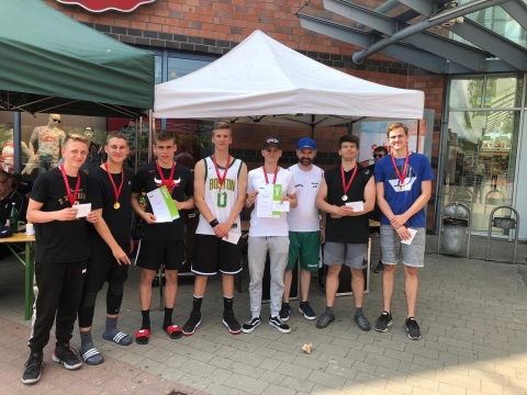 Basketballer belegen Platz eins und zwei